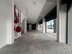 Sims Avenue (D14), Retail #518744061